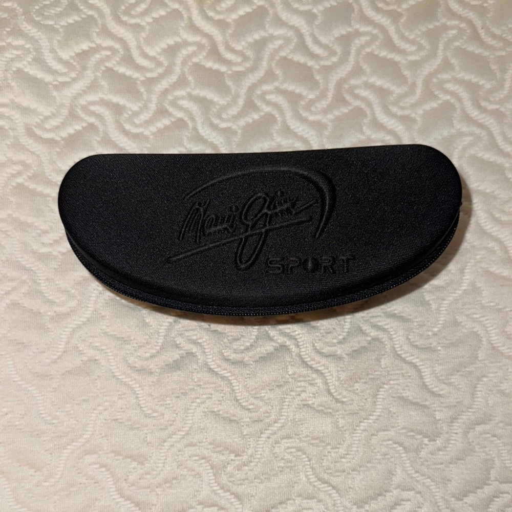 Maui Jim Black Sunglasses Sleek Durable Case